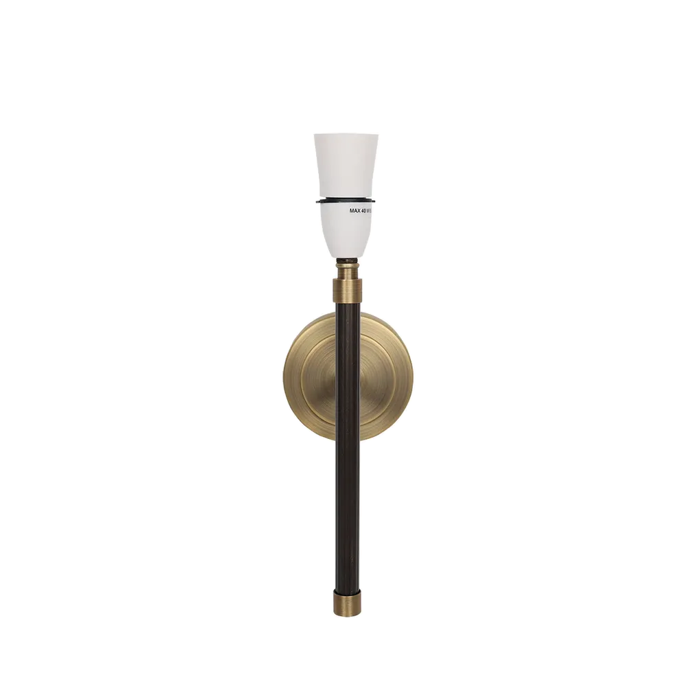 Oakley Pendant - Black w White