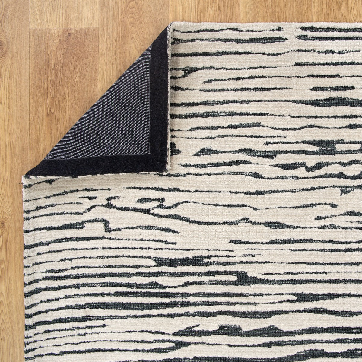 Ardvah Rug - Diamond Black